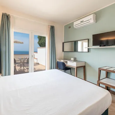 Baia Imperiale فندق Spiaggia di Cavoli