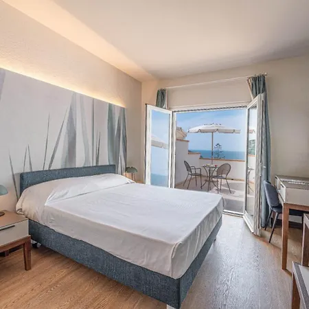 Baia Imperiale ホテル 4*