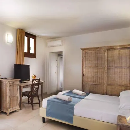 Hotell Baia Imperiale Spiaggia di Cavoli